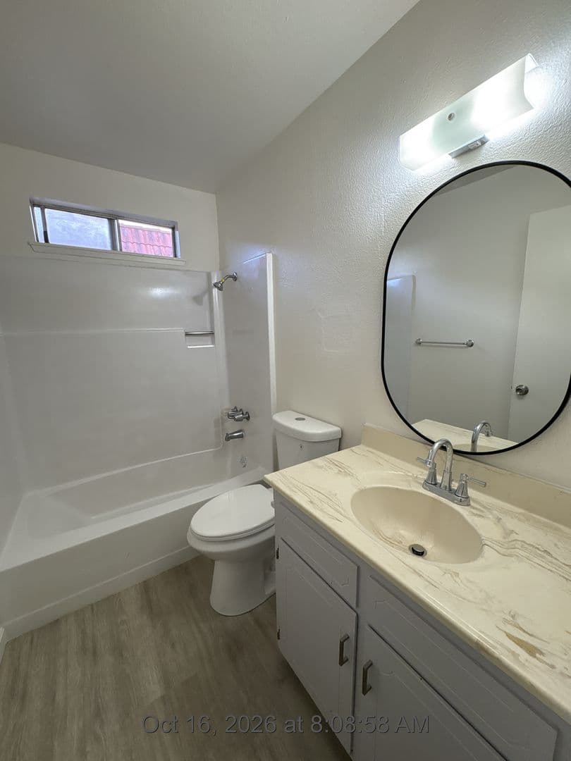 Visalia Apartment: 816 West Murray Avenue