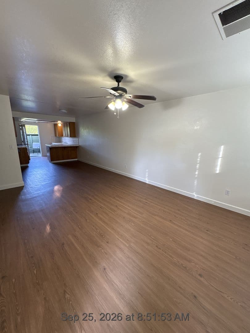Visalia Apartment: 2615-2621 S Maselli