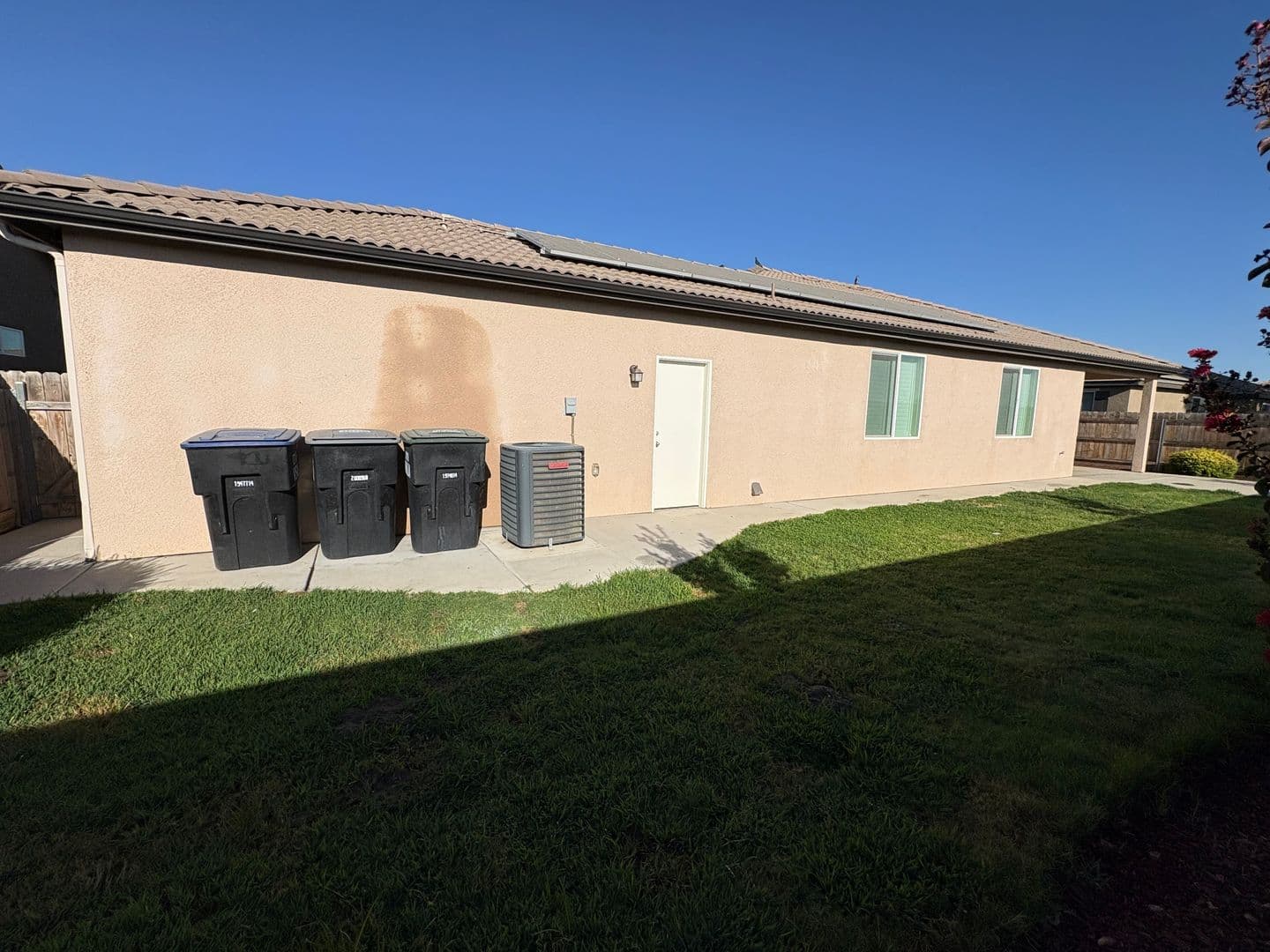 Visalia House: 3208 North Rova Ct