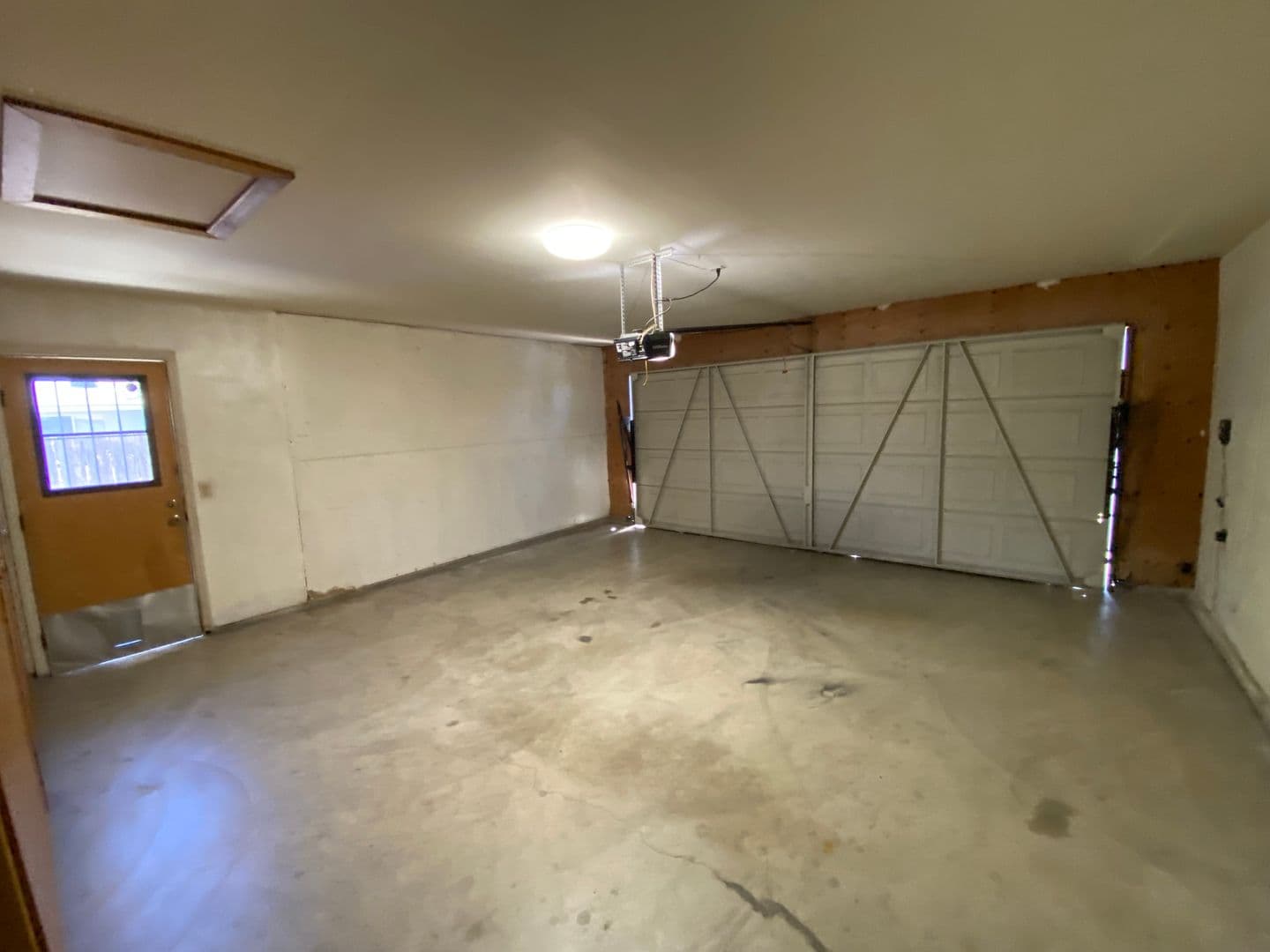 Visalia House: 1348 East Ferguson Court