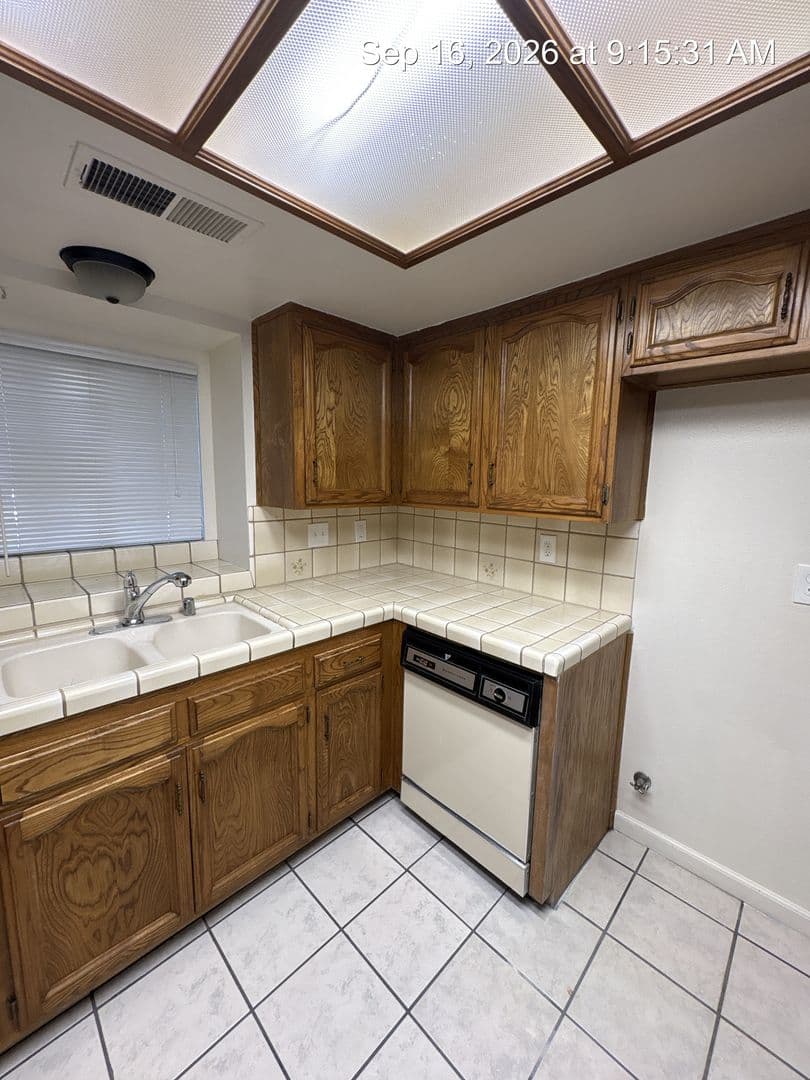 Visalia Apartment: 700-738 South Linwood / 4431-4445 West Myrtle/4430 West Cypress