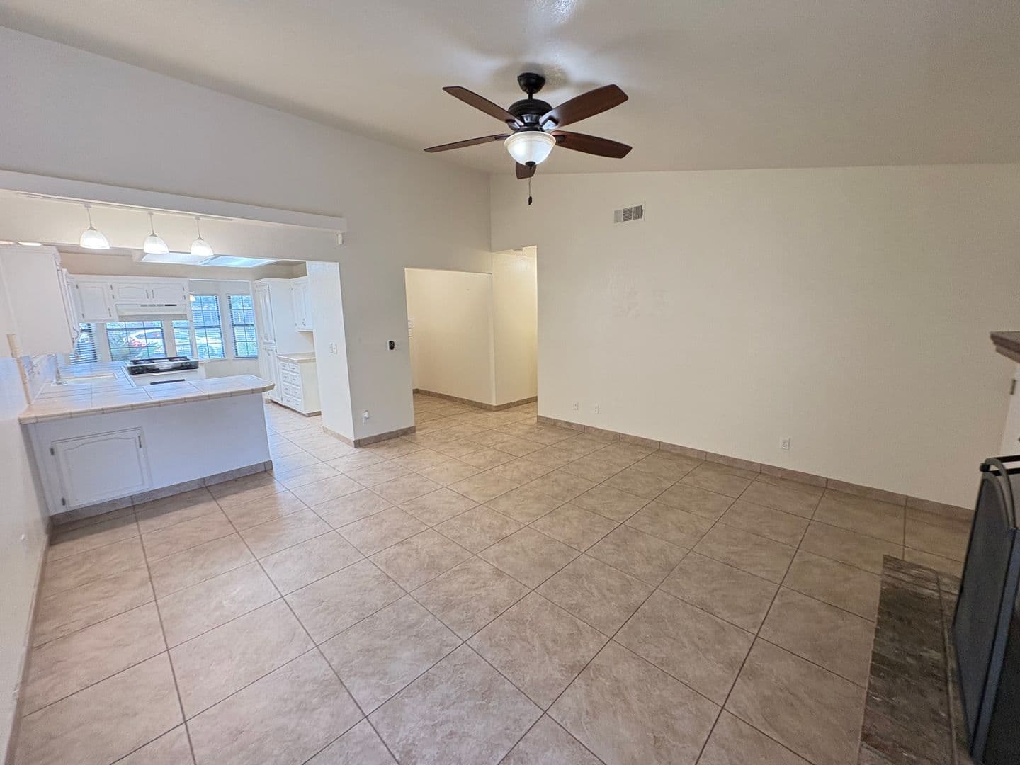 Visalia House: 1931 South Stevenson Ct
