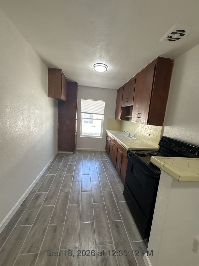 Hanford Apartment: 530-580 S. Richmond Ave
