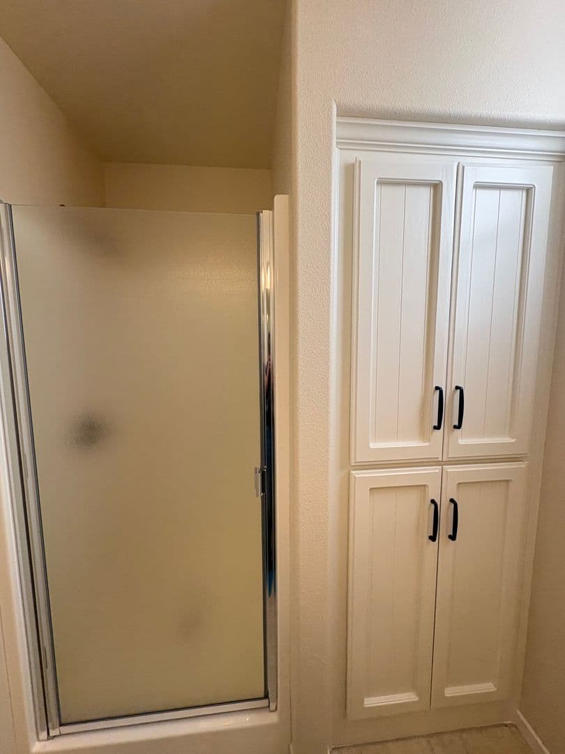 Exeter House: 1155 Meadow Ave