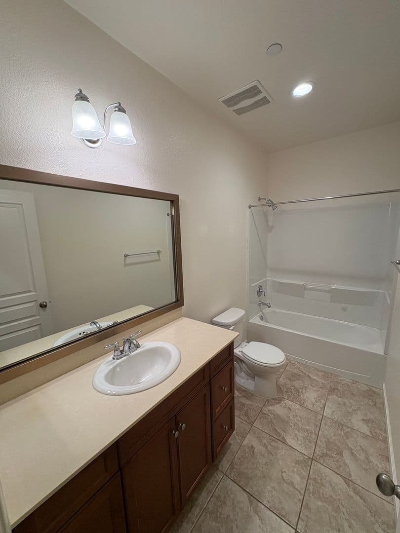 Visalia House: 4306 West Lark Ave