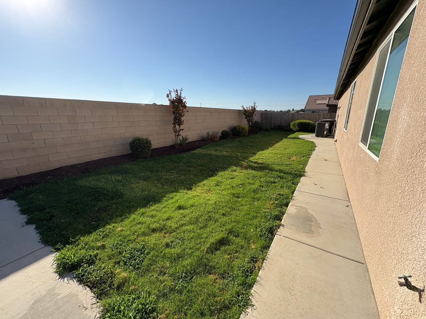 Visalia House: 3208 North Rova Ct