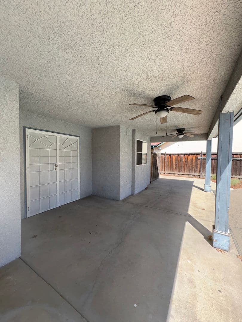 Clovis House: 3227 Jasmine Ave
