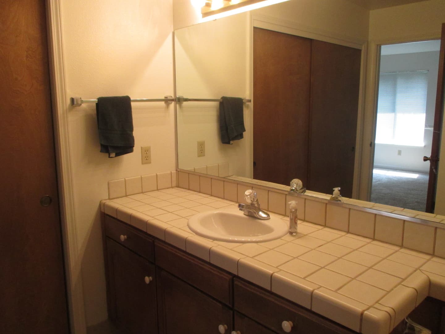 Visalia House: 4043 West Victor Avenue