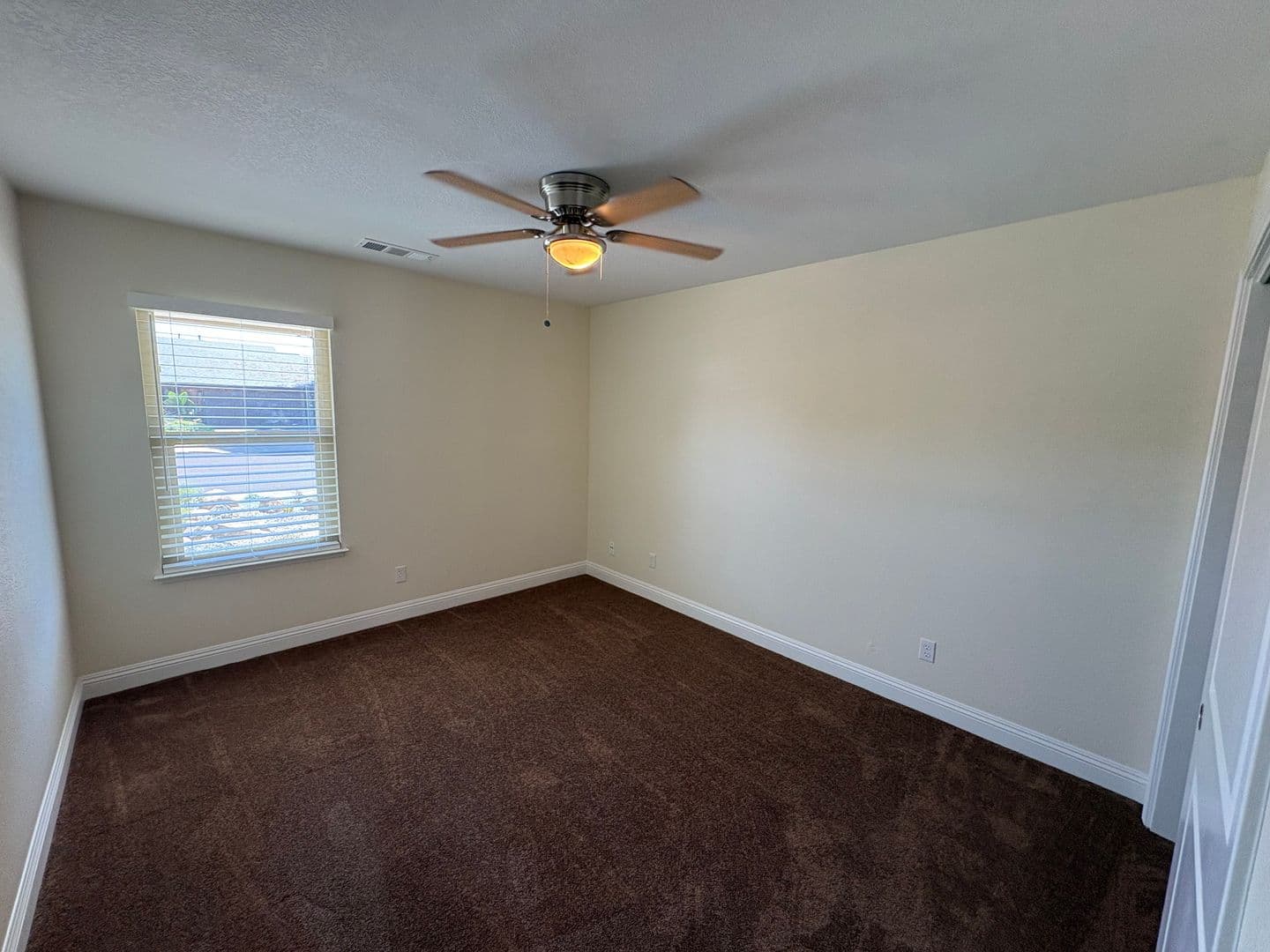 Visalia House: 2322 East Vassar Dr