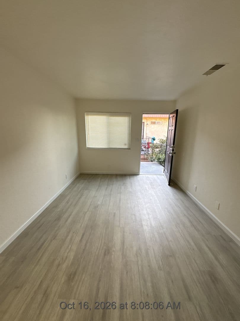 Visalia Apartment: 816 West Murray Avenue