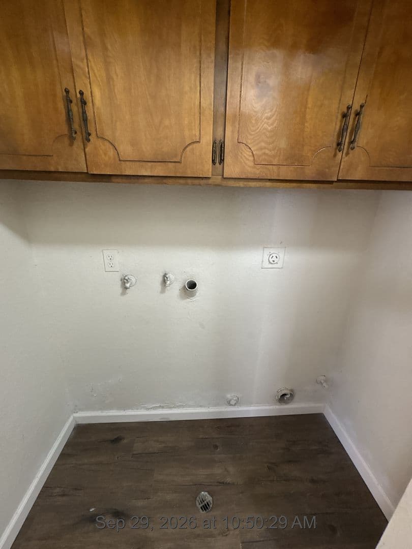 Visalia Apartment: 2034-2038 South Tracy Court