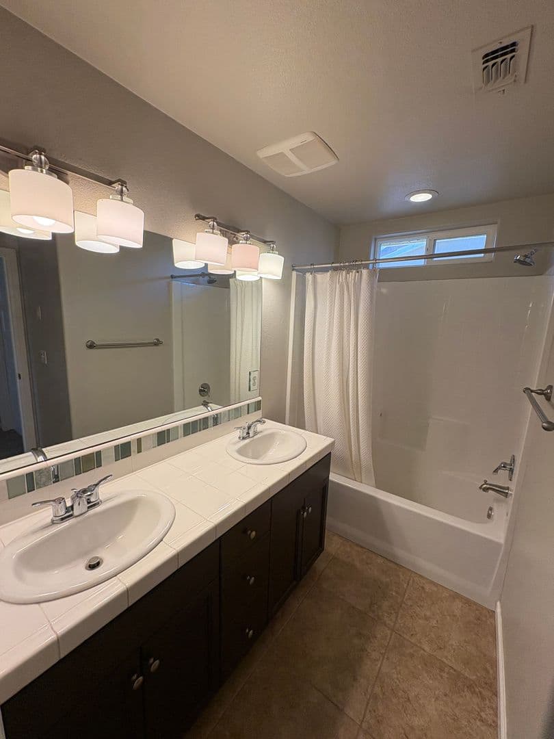 Clovis House: 3461 Alcove Way
