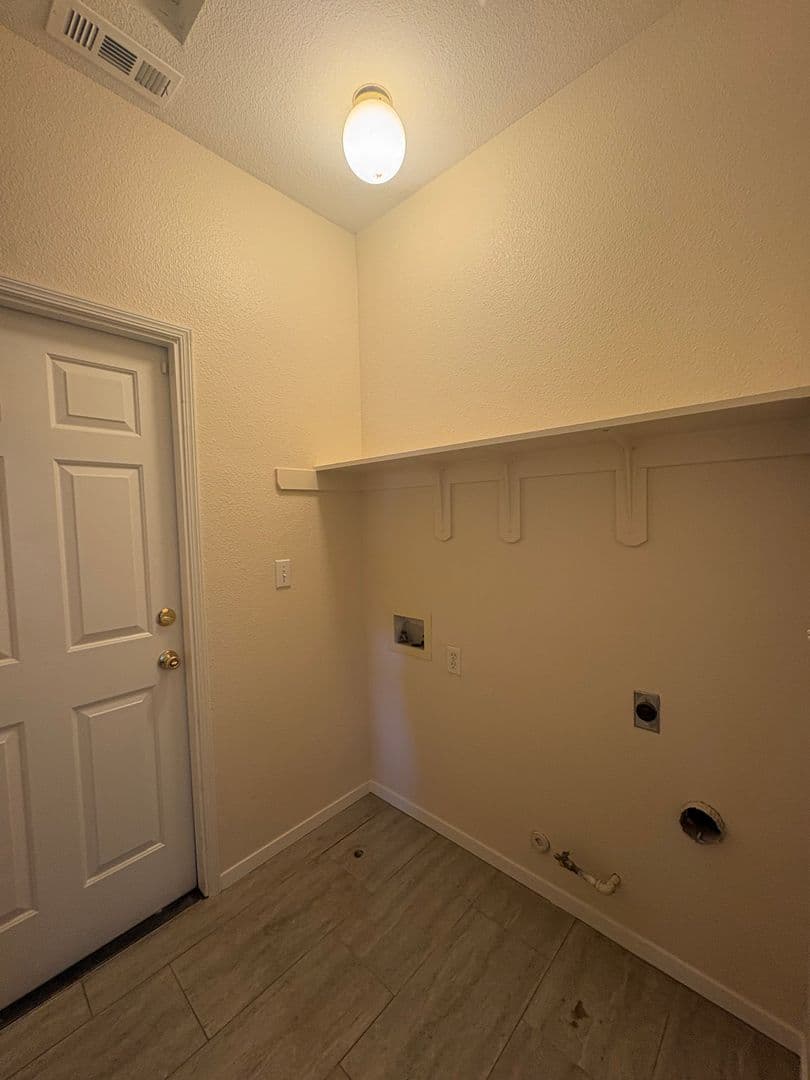 Tulare House: 1515 Cottage Grove Ave