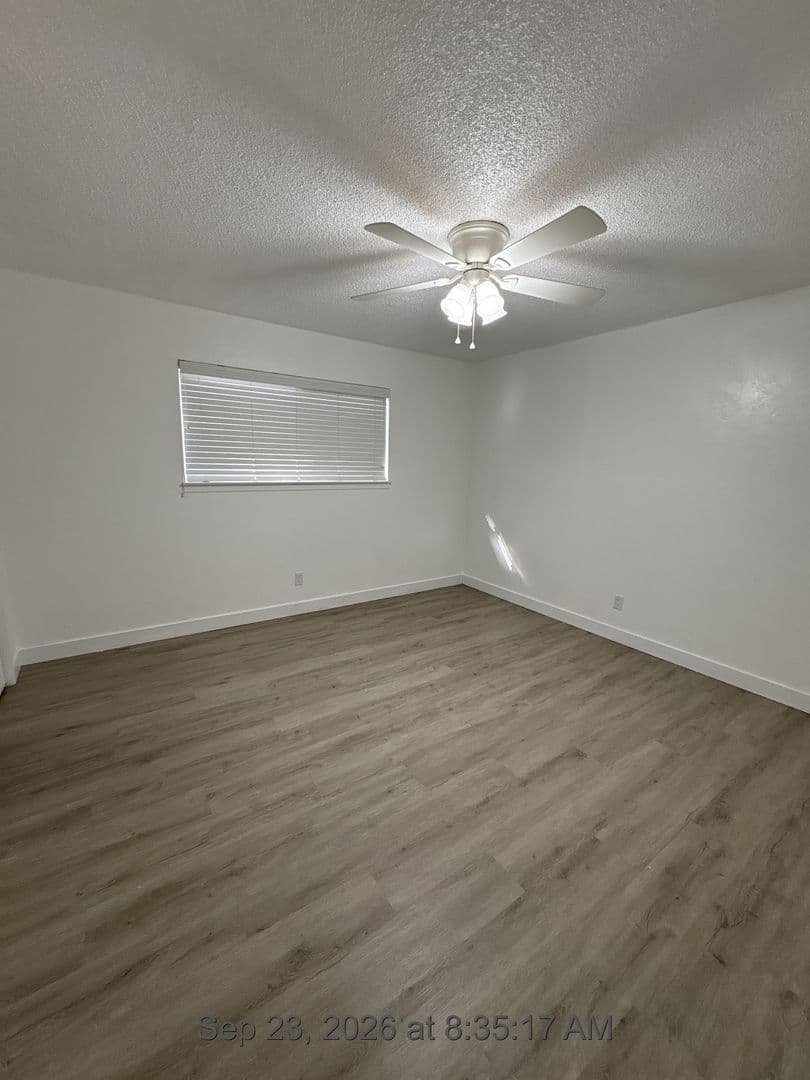 Visalia House: 3721 W Howard