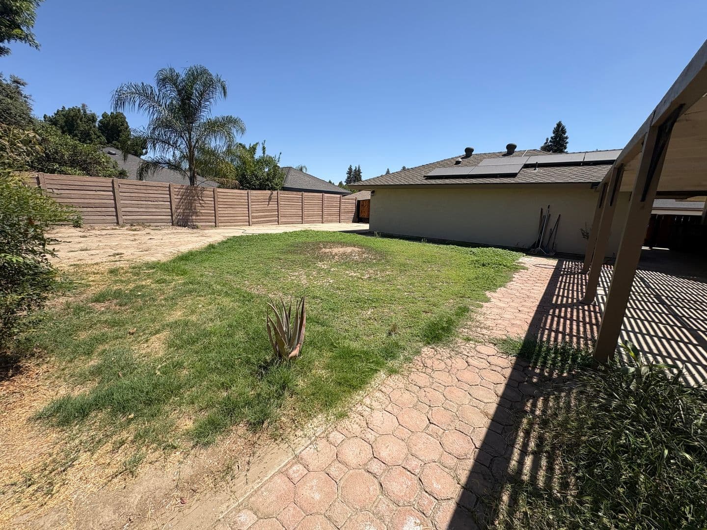 Visalia House: 2322 East Vassar Dr