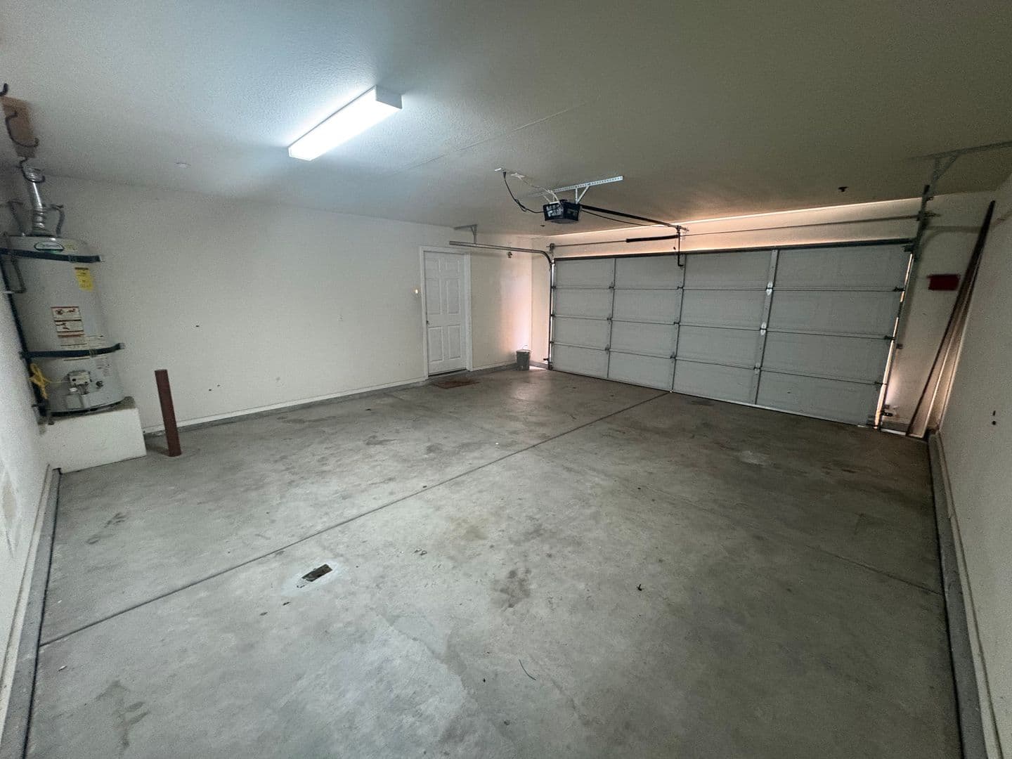 Tulare House: 2109 Bella Oaks Drive