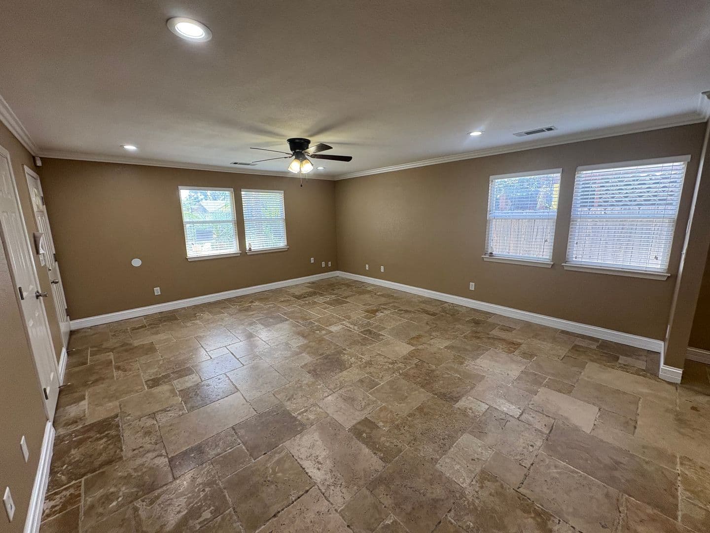 Visalia House: 744 West Buena Vista Ave