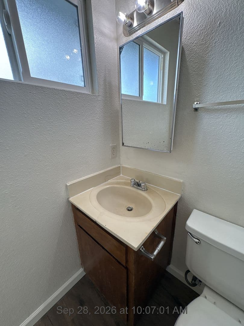 Tulare Apartment: 103-115 West Sonora Avenue
