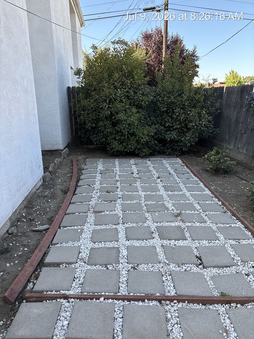 Visalia Apartment: 415 North West St