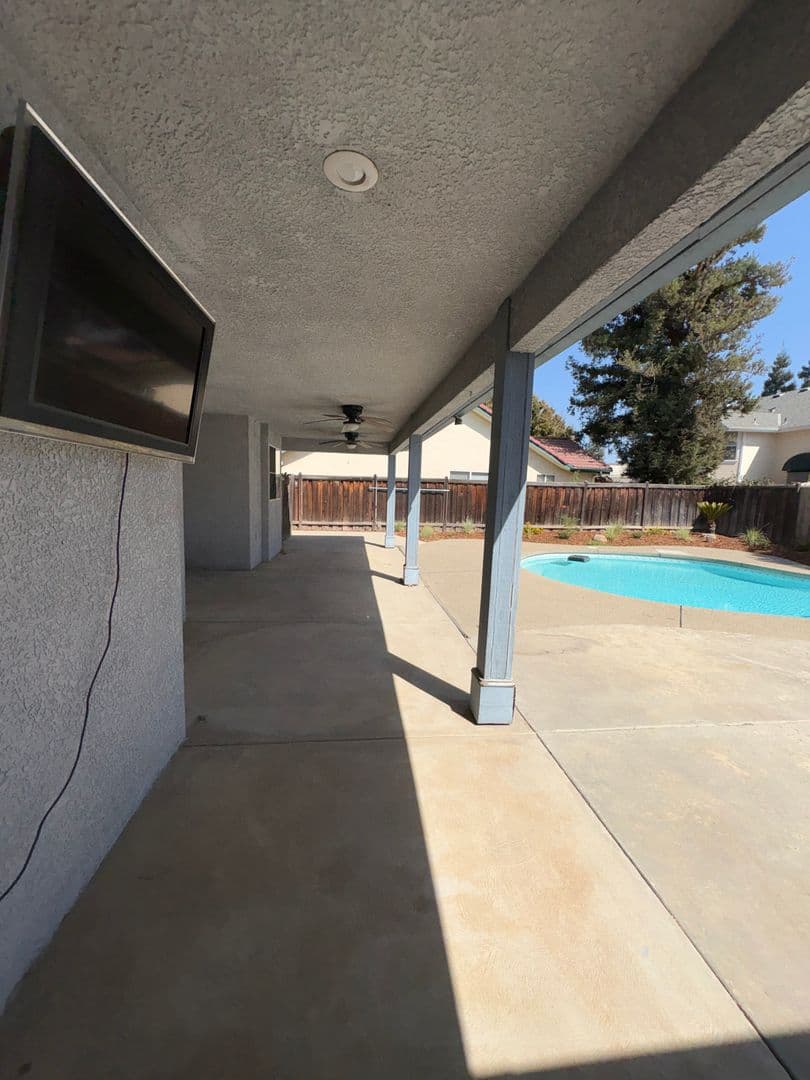 Clovis House: 3227 Jasmine Ave