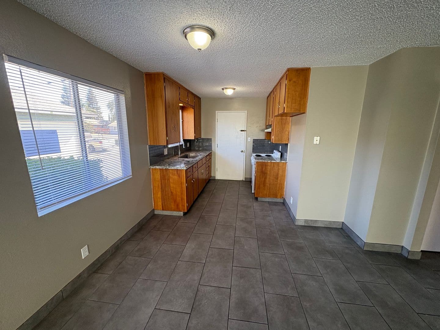 Visalia Apartment: 3108 West Walnut Ave #1-4