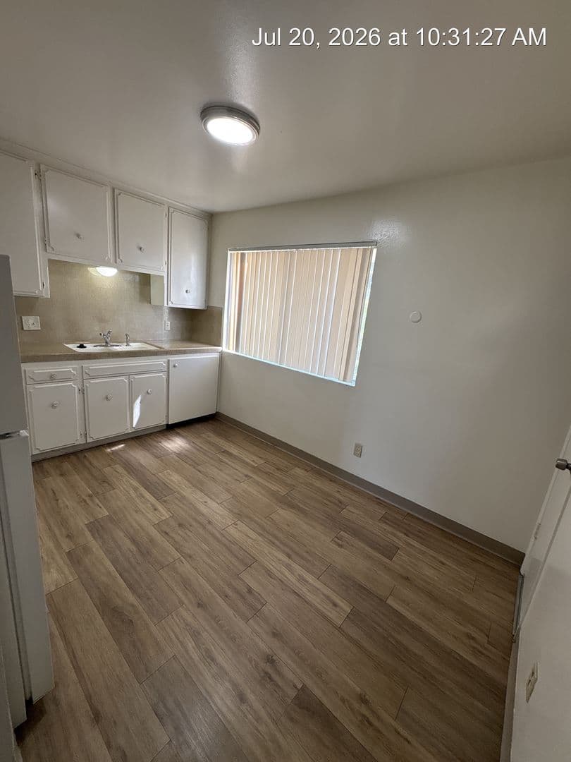 Visalia Apartment: 1418 S Crowe St