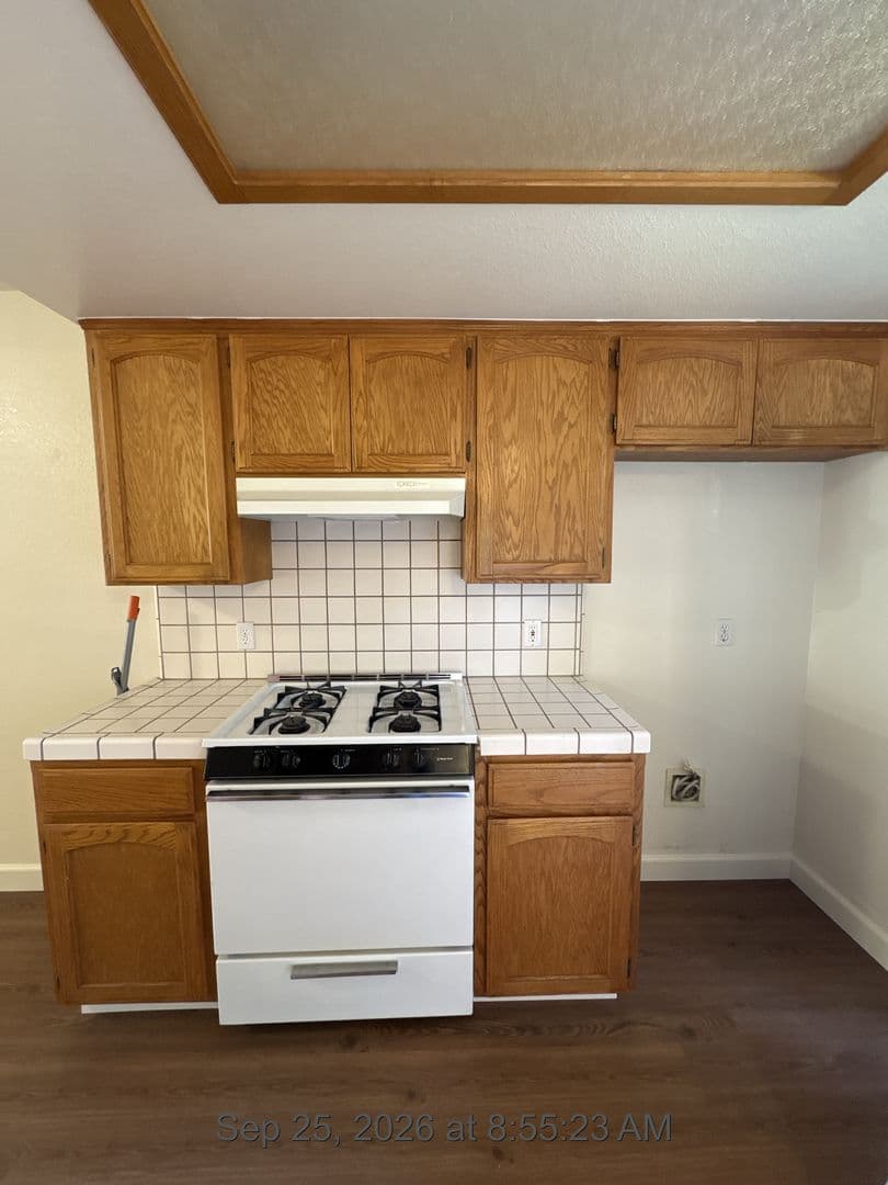 Visalia Apartment: 2615-2621 S Maselli