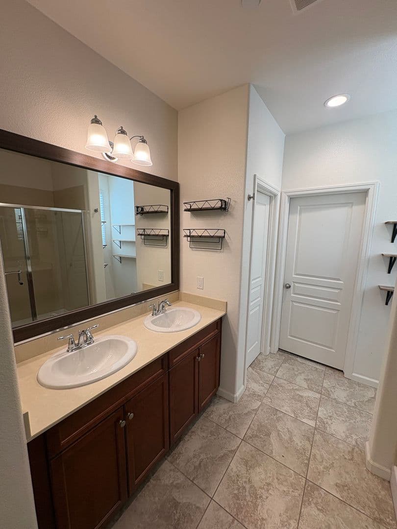Visalia House: 4306 West Lark Ave