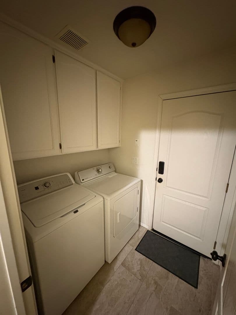 Visalia House: 3524 S. Lincoln Ct