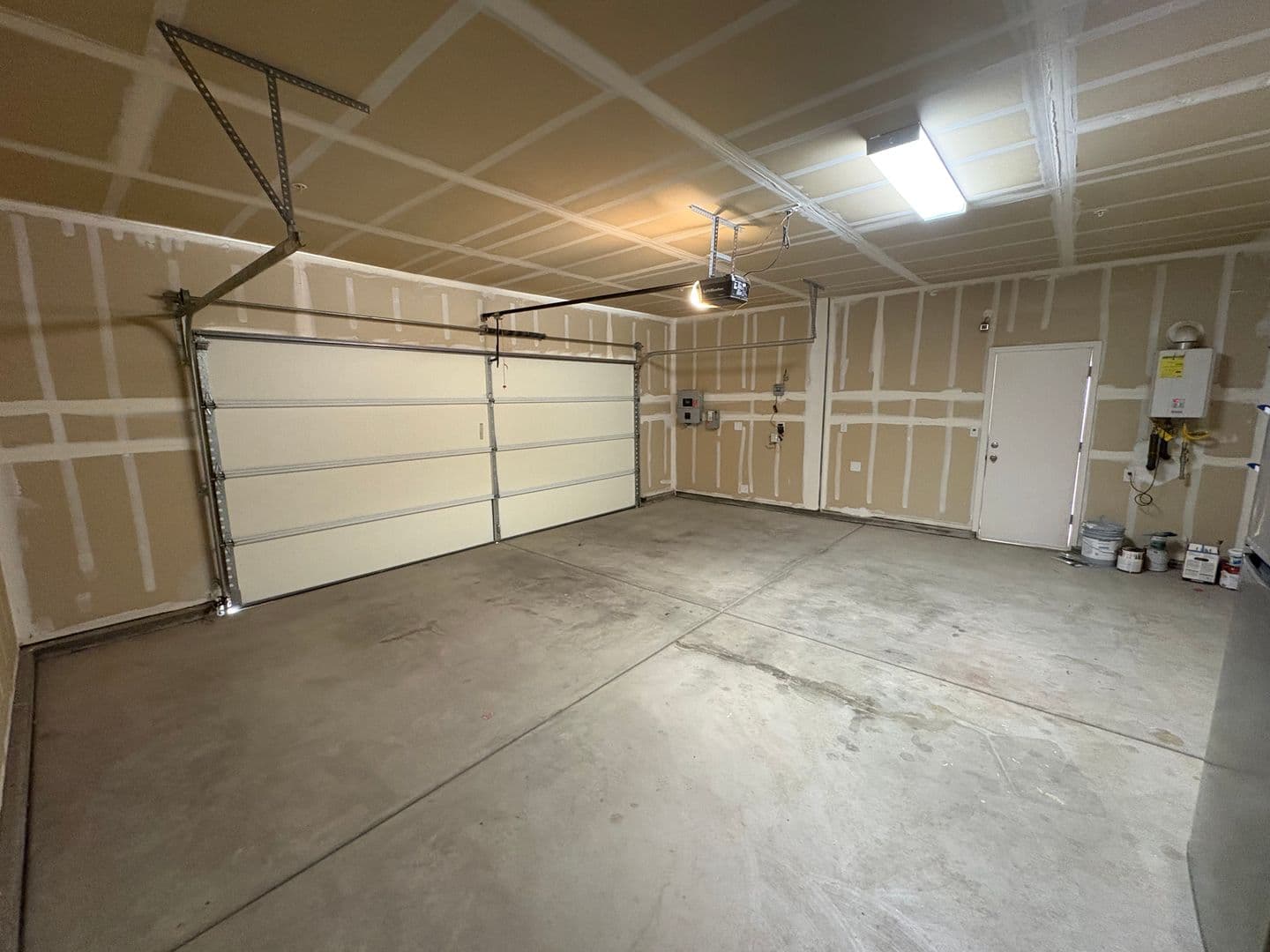 Visalia House: 4306 West Lark Ave