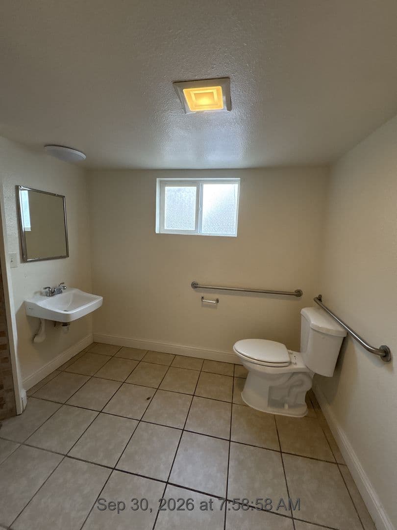 Visalia Apartment: 32606 Road 124