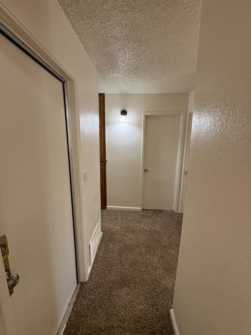 Visalia House: 244 East Prospect Avenue