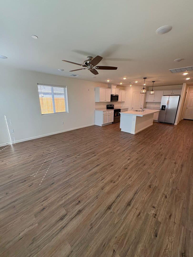 Visalia House: 30643 Marigold Road