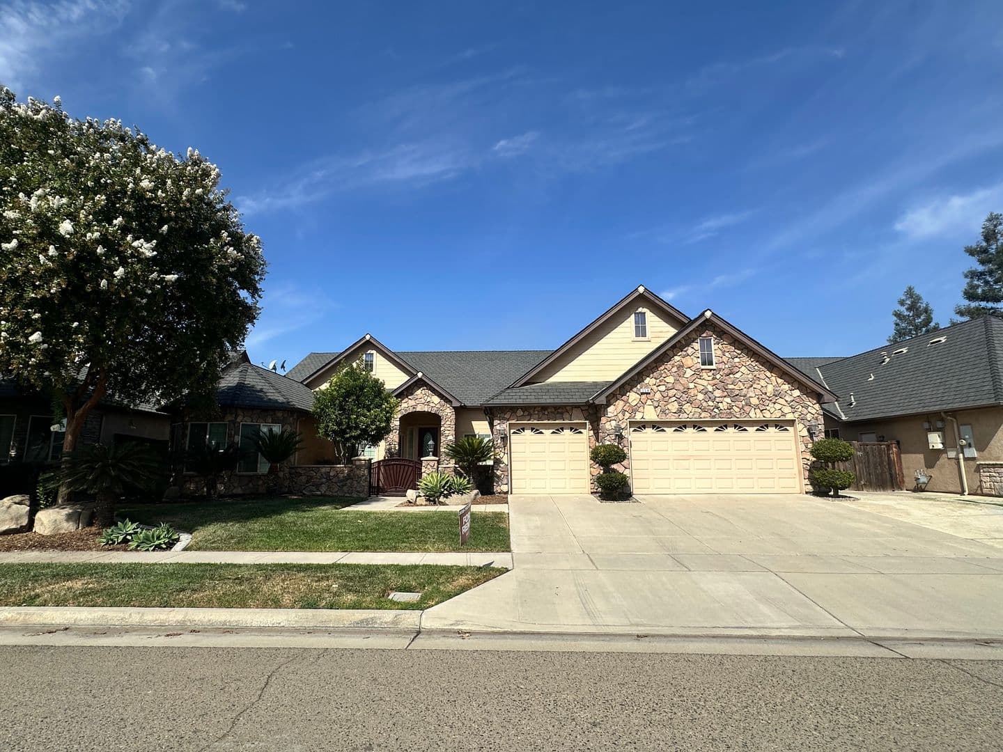 Visalia House: 239 North Preston St