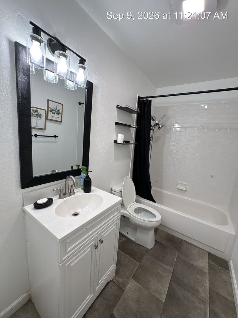 Hanford House: 1105 Freddie  Circle