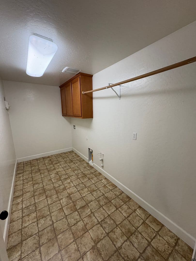 Visalia House: 3116 W Buena Vista