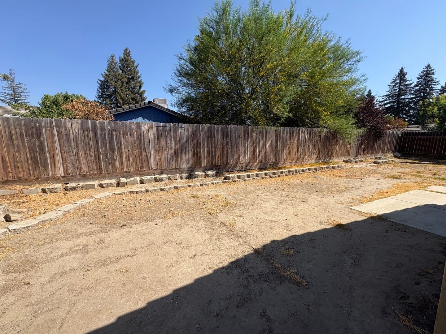 Visalia House: 2324 West Delta Ave