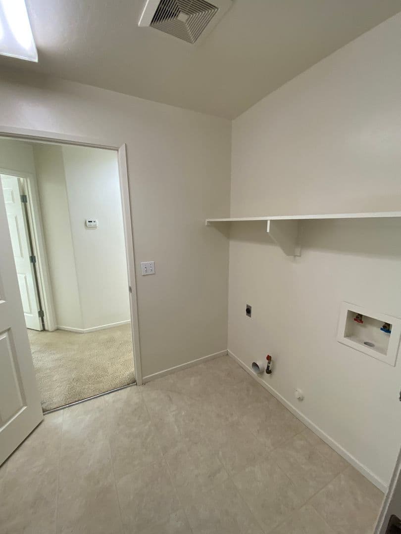 Visalia House: 1025 West Reese Ct