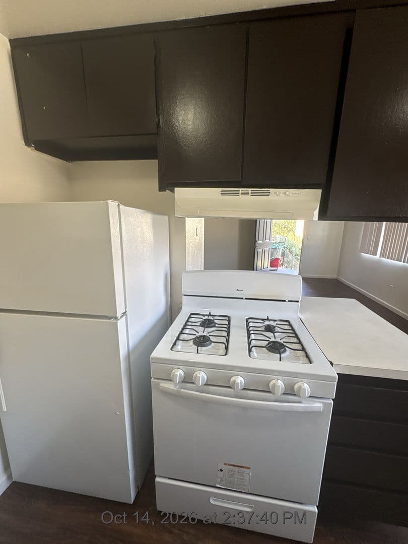 Visalia Apartment: 615 S Demaree St