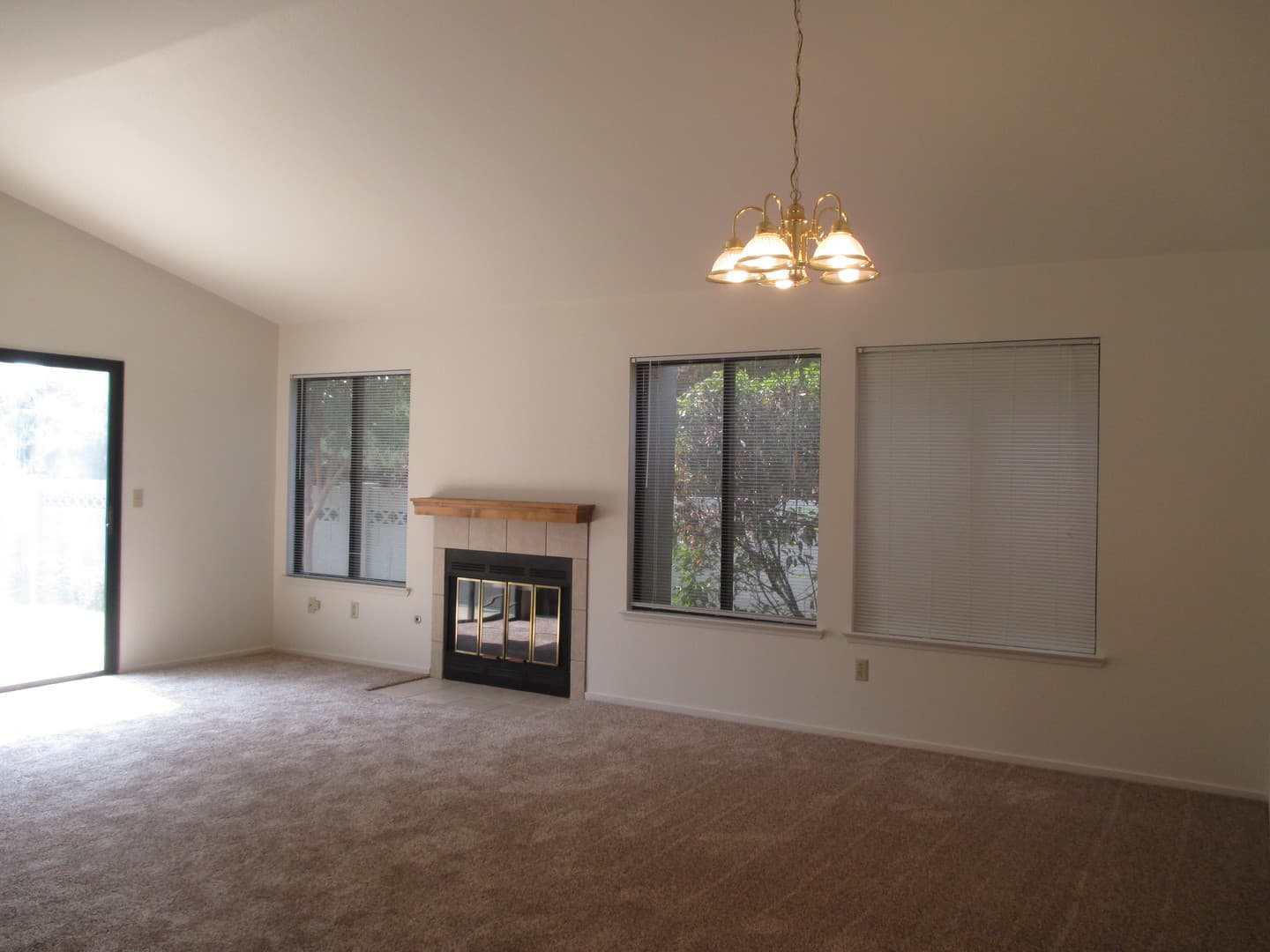 Visalia House: 4043 West Victor Avenue