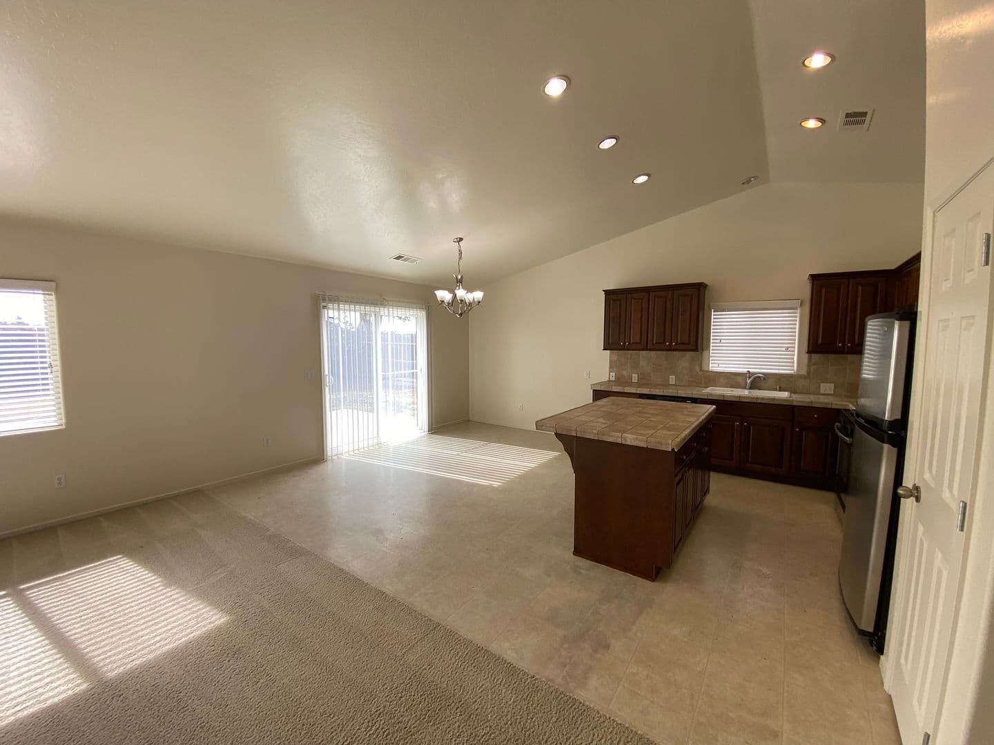 Visalia House: 1025 West Reese Ct