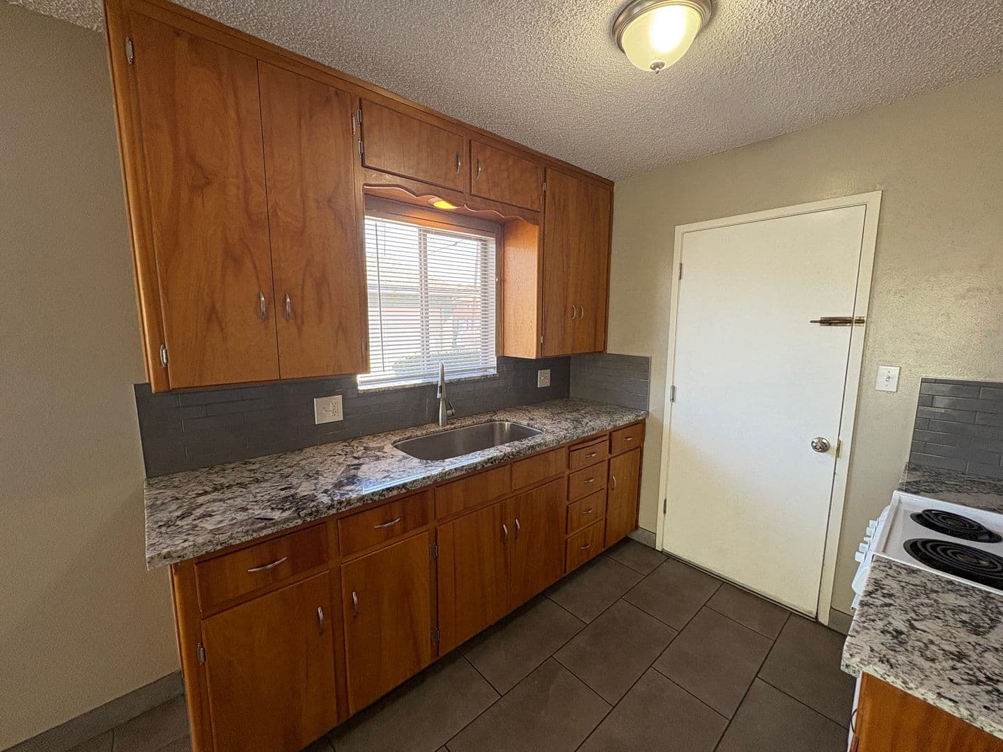 Visalia Apartment: 3108 West Walnut Ave #1-4