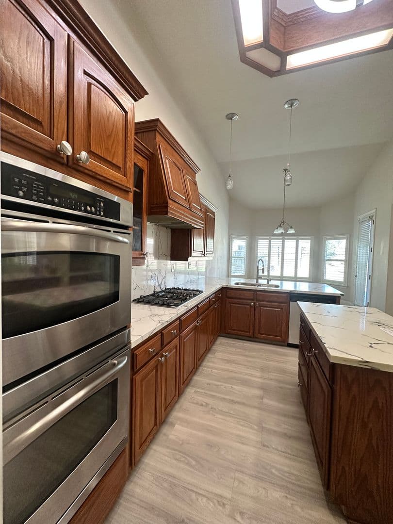 Visalia House: 239 North Preston St