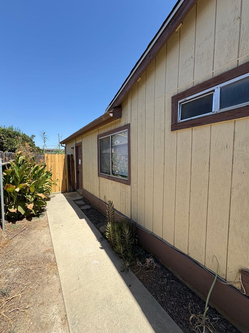 Visalia House: 244 East Prospect Avenue