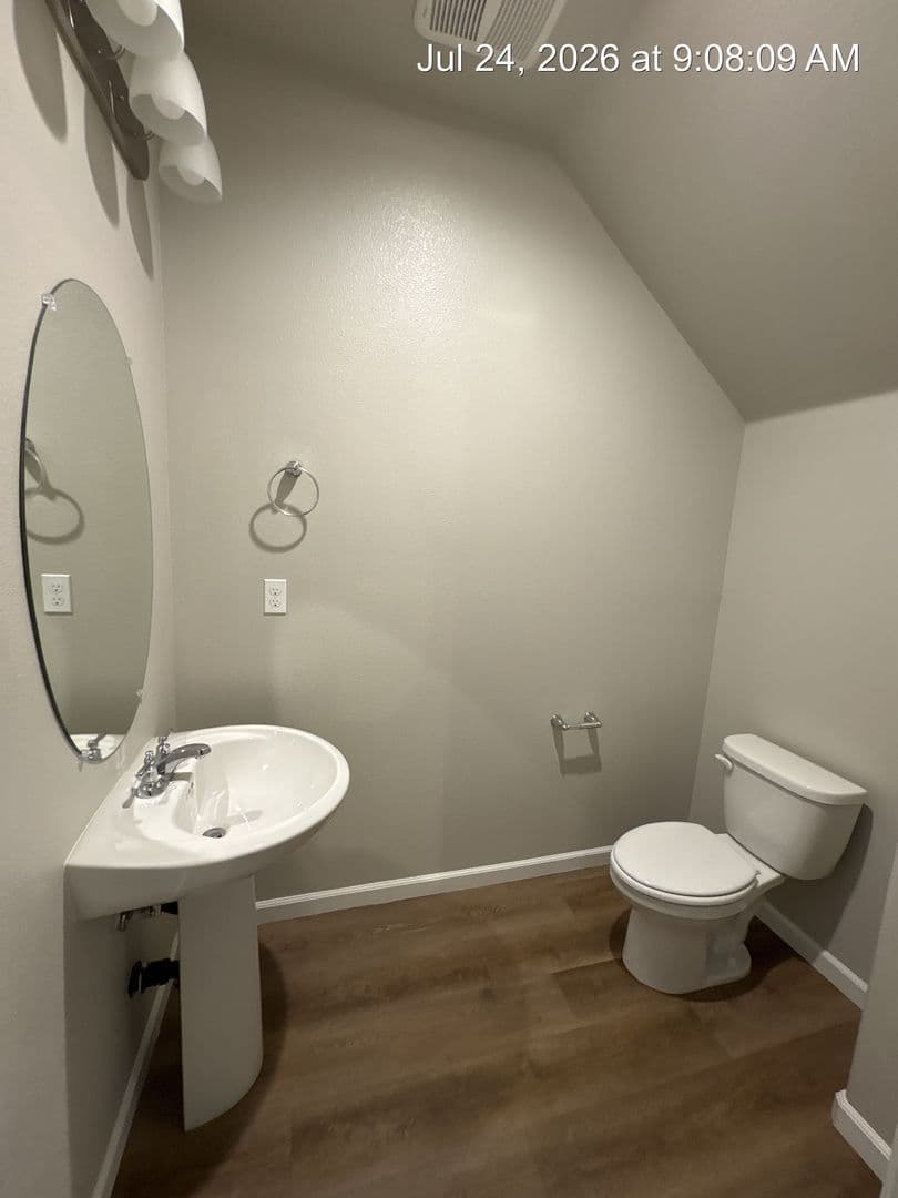 Visalia Apartment: 505 S Summit Street Unit #101-104