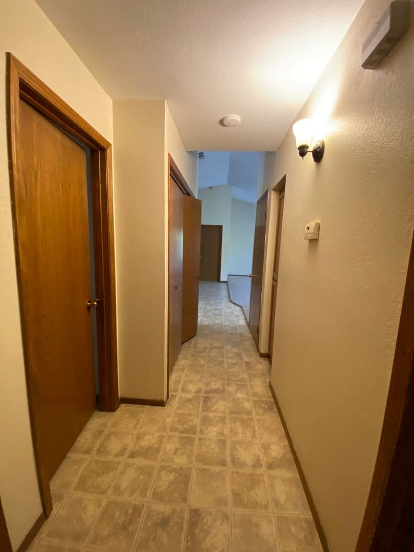 Visalia House: 1348 East Ferguson Court