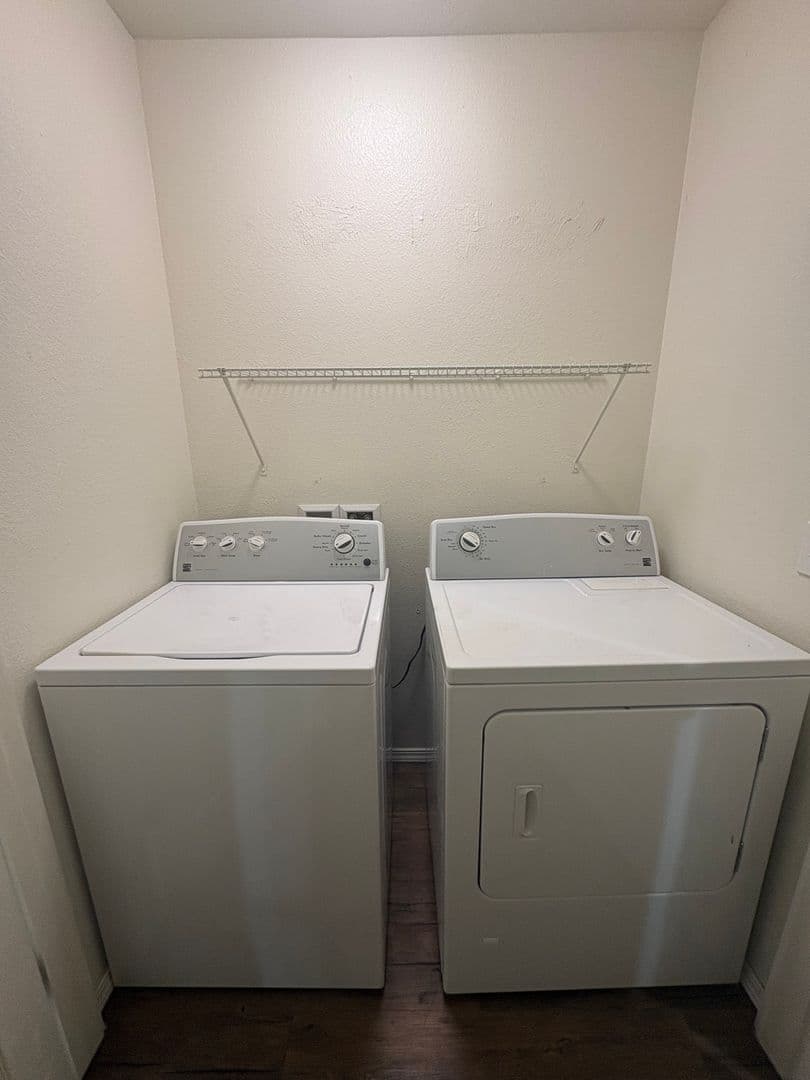Tulare House: 2109 Bella Oaks Drive