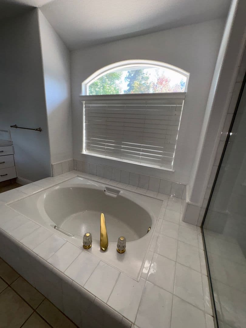 Clovis House: 3227 Jasmine Ave