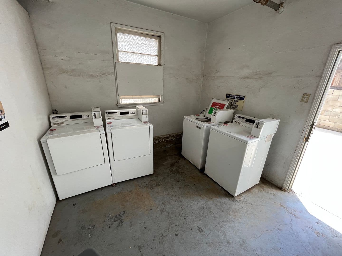 Porterville Apartment: 267 W Belleview Ave