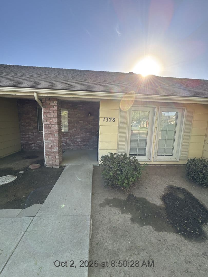 Visalia Apartment: 1324-1330 South Rossmoor